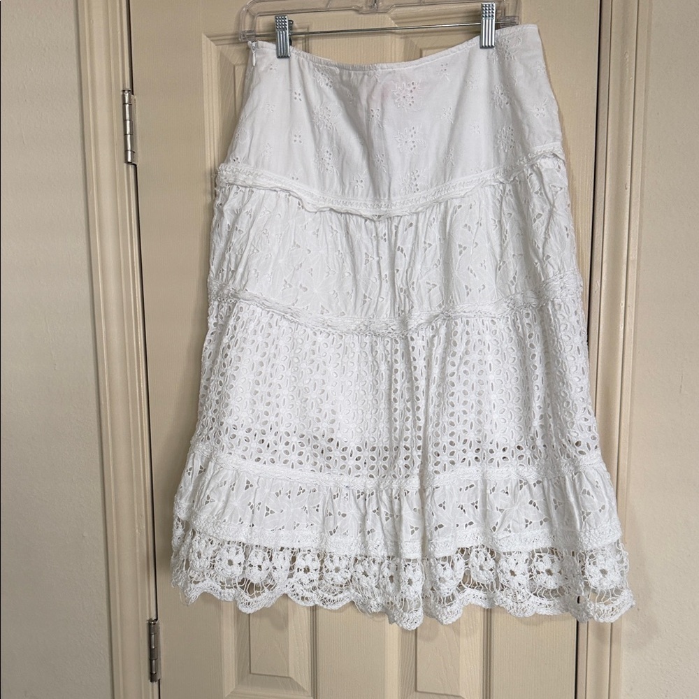 Cynthia staffer white tiered lace midi skirt size 10 fitted waist 32” sheer hem